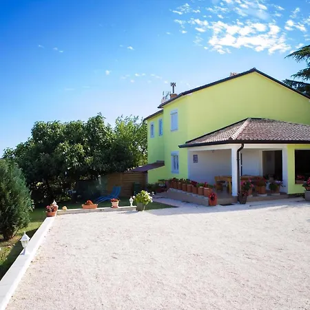 Stara Vrata Mit Privatem Pool Сasa de vacaciones *