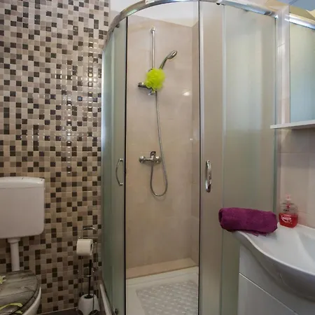 Stara Vrata Mit Privatem Pool Сasa de vacaciones Žminj