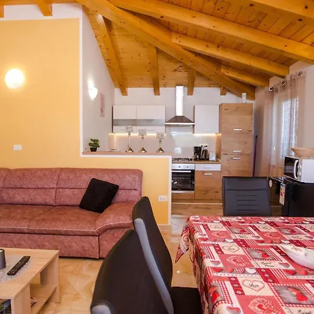 Сasa de vacaciones Stara Vrata Mit Privatem Pool